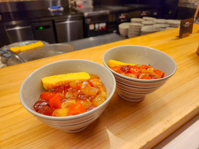 카이호돈(계란말이 해산물 덮밥)