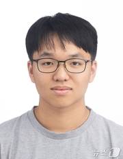 2025학년도 대학수학능력시험에서 만점을 받은 서장협군.