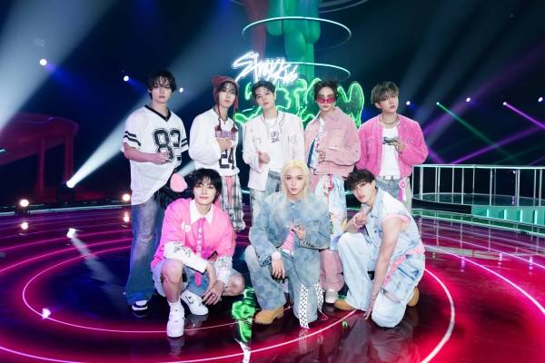 스트레이 키즈, 美 '2024 빌보드 뮤직 어워즈' 2년 연속 수상 쾌거… "전 세계 스테이 덕분"
