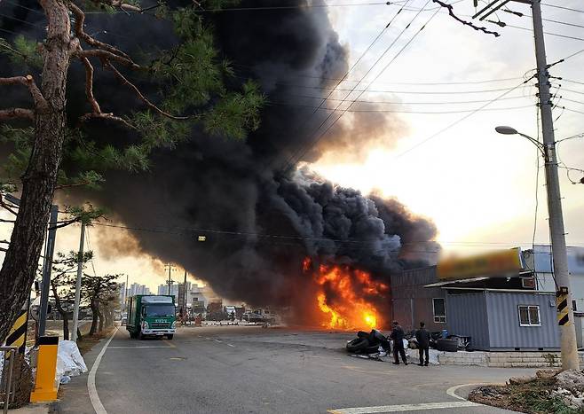 화재 현장 [경기도소방재난본부 제공. 재판매 및 DB 금지]