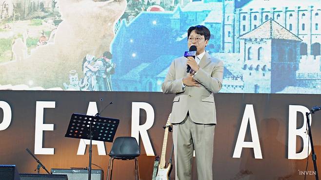 ▲ 사회자를 맡은 허준 MC