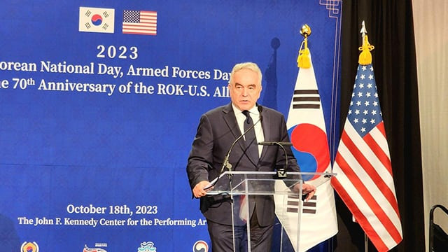 2023년 10월 커트 캠벨 당시 백악관 NSC 인도태평양 조정관이 한미동맹 70주년 기념식에 참석, 기념사를 하고 있다./주미한국대사관