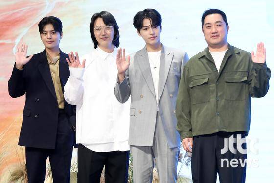 16일 오후 서울 구로구 신도림 더세인트에서 지니 TV 오리지널 '나미브' 제작발표회가 열렸다. 강민구 연출, 배우 려운, 윤상현, 이진우가 참석했다. 박세완 엔터뉴스팀 기자 park.sewan@jtbc.co.kr (콘텐트비즈니스본부)