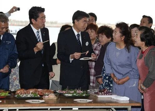 후쿠시마 농산물을 먹고 죽은 일본 정치인