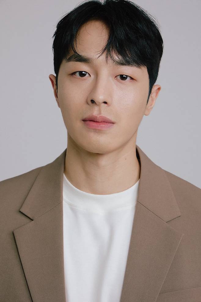 권혁, 공포영화 '홈캠'서 무당 변신…새로운 연기 도전