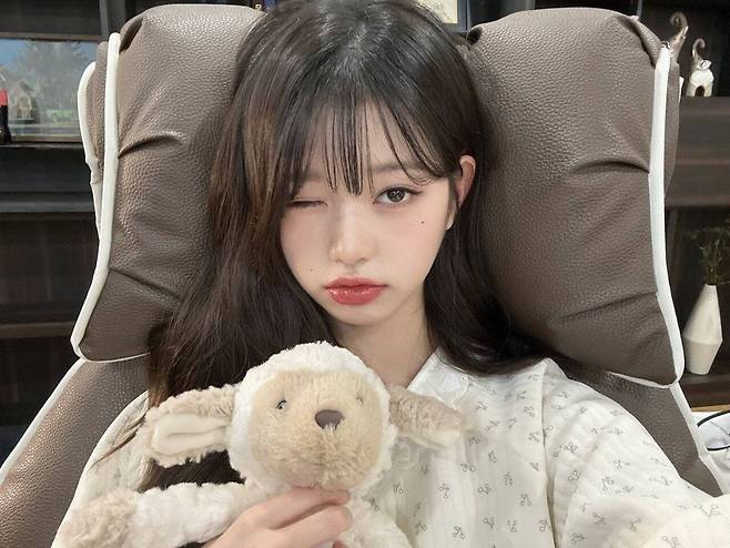 IMG_8808.jpeg 장원영 셀카 ㄷㄷ