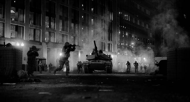 영화 '시빌 워: 분열의 시대' 속 한 장면 [마인드마크 제공. 재판매 및 DB 금지]