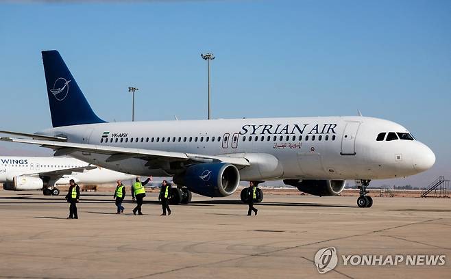 다마스쿠스 공항 운영 재개 (로이터 연합뉴스) 18일(현지시간) 시리아 수도 다마스쿠스의 국제공항이 국내선 운항을 재개했다. 2024.12.18 dk@yna.co.kr