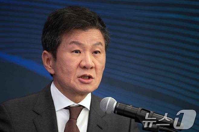 4선에 도전하는 정몽규 대한축구협회장이 19일 오후 서울 종로구 포니정재단에서 제55대 축구협회장 선거 출마 기자회견을 하고 있다. 2024.12.19/뉴스1 ⓒ News1 이승배 기자