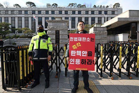윤 대통령에 대한 탄핵소추안이 국회를 통과한 이후 헌법재판소에 국민적 관심이 집중되고 있다