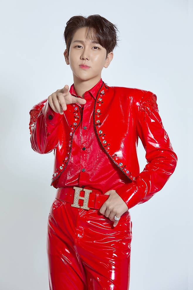 귀여운 외모와 끼 넘치는 무대 매너를 보유해 ‘프린수찬’ ‘리틀 남진’ 등으로 불리는 데뷔 13년 차 현역가왕2 출연 가수 김수찬. 사진제공=MBN