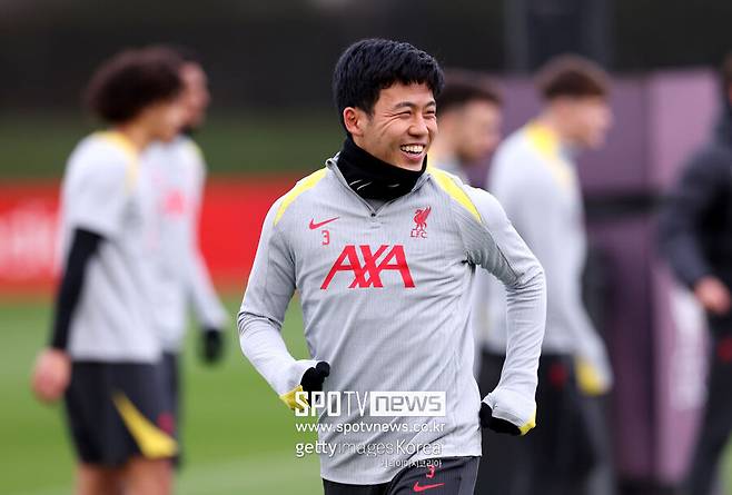 ▲ 클롭 감독이 떠나면서 엔도의 입지가 줄어들 것이라는 전망은 시즌 전부터 제기됐다. 영국 디 애슬레틱은 "슬롯 감독은 프리시즌 미국 투어에서 엔도, 도미니크 소보슬라이, 라이언 흐라벤베르흐를 6번 역할(수비형 미드필더)로 활용했다. 소보슬라이와 흐라벤베르흐는 인상적이었지만 엔도는 부족했다"고 했다.