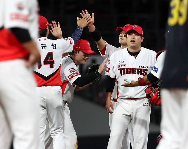 기뻐하는 기아 타이거즈