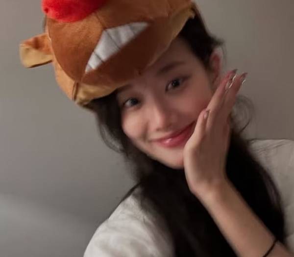 에이프릴 출신 이나은이 SNS 활동을 재개했다. 사진은 이나은이 자신의 인스타그램 계정에 올린 셀카. /사진=이나은 인스타그램