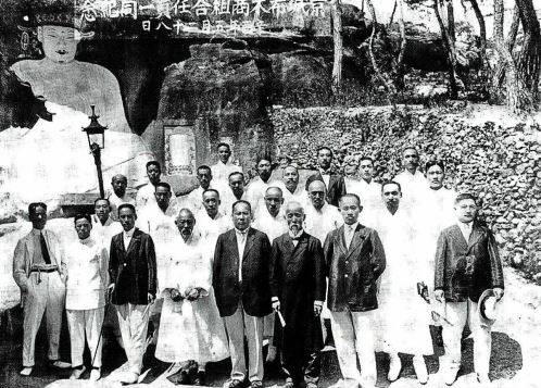 1921년 경성 포목상 조합의 임원들과 조합장 박승직(앞줄 왼쪽에서 5번째)의 모습. /사진=두산