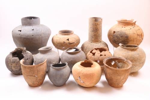 발굴된 마한 토기. 군산시 제공