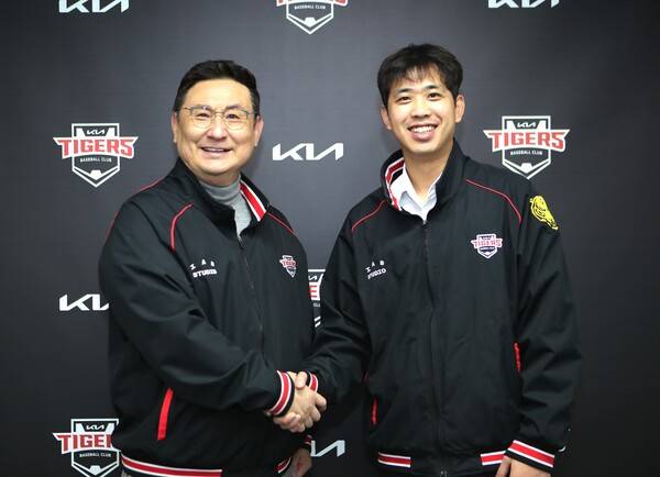 임기영(오른쪽). ⓒKIA 타이거즈