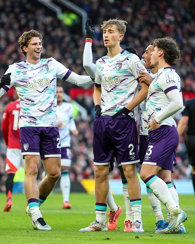 GfaQPdaXAAAMpfu.jpg 실시간 본머스의 딘 하위선 골 넣고 난리난 이유 ㅋㅋㅋㅋㅋㅋㅋㅋㅋ