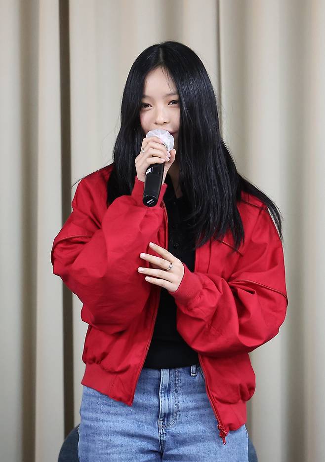 뉴진스 멤버 하니는 외국인으로 한국에서 연예 활동을 정상적으로 하기 위해선 E-6  비자가 필요하다./ 연합뉴스