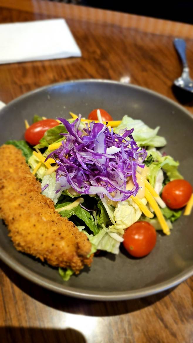 20241224_143618.jpg 크리스마스 이브라 아웃백 다녀왔습니다