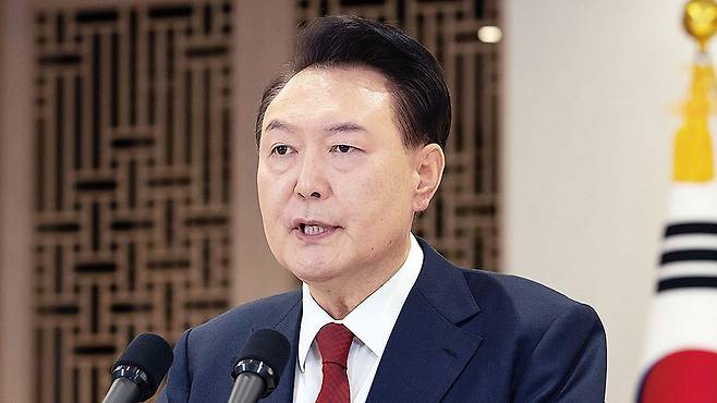 윤석열 대통령이 12일 서울 용산 대통령실에서 대국민 담화를 하고 있다. [사진 대통령실]