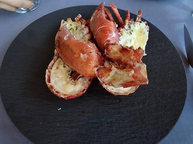 KakaoTalk_20241225_150508210_07.jpg 남산타워 회전식 레스토랑 엔그릴