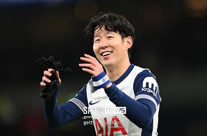 ▲ 손흥민이 가장 바라는 건 토트넘 잔류로 보인다. 지난주 토트넘 정보를 주로 다루는 '스퍼스웹'은 "토트넘이 손흥민과 장기 재계약을 체결할 것"이라고 전했다.