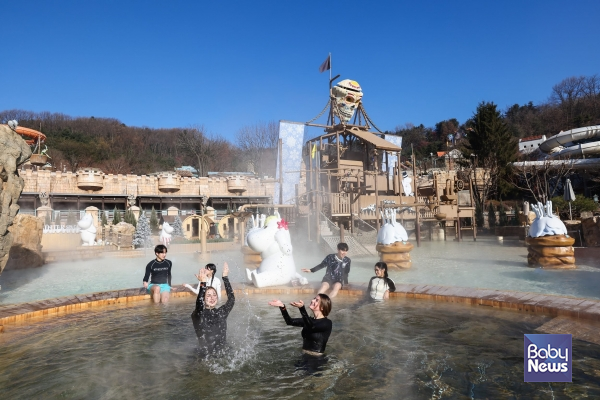 캐리비안 베이 '윈터 스파 캐비' 야외 어드벤처 스파. ⓒ에버랜드