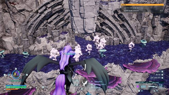 - 입구는 이렇게 생겼다