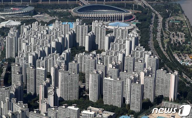 서울 송파구 롯데월드타워 서울스카이에서 바라본 잠실 아파트 단지 모습. 2022.9.7/뉴스1 ⓒ News1 박세연 기자