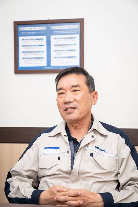 정년퇴직 이후에도 촉탁직으로 재고용된 효성중공업 박명주(65) 직장. 효성중공업 제공