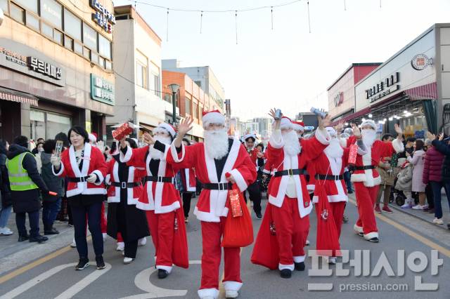 ▲제6회 담양 산타축제가 약 8만여명이 참여한 가운데 지난 25일 성황리에 폐막했다ⓒ담양군