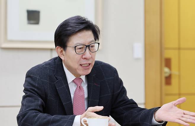 연합뉴스와 인터뷰하는 박형준 시장 [부산시 제공]