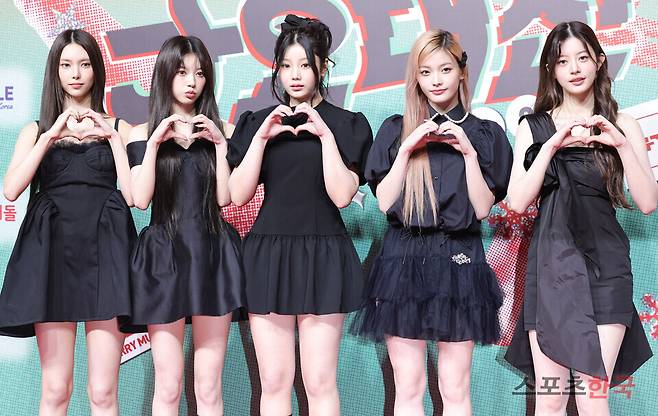 '2024 SBS 가요대전' 레드카펫 행사에 참석한 그룹 아일릿 24.12.25. ⓒ이혜영 기자 lhy@hankooki.com