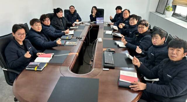 태광이노텍이 자랑하는 스터디 멤버들. 가운데가 박현주 대표.