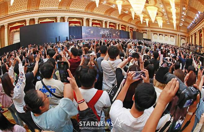 역대급 규모의 2024 AAA 레드카펫[★포토]