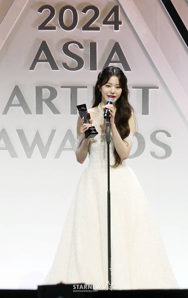 아이브 장원영 '다이브 사랑해~'[★포토]