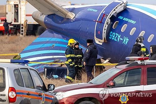 추락한 아제르바이잔 항공 여객기 동체 [AFP=연합뉴스]