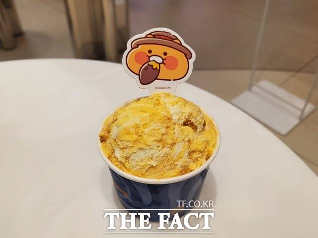 '춘식이의 고구마얌!'는 고구마의 고소함과 달고나의 달달함이 어우러진 맛이다. /문화영 기자