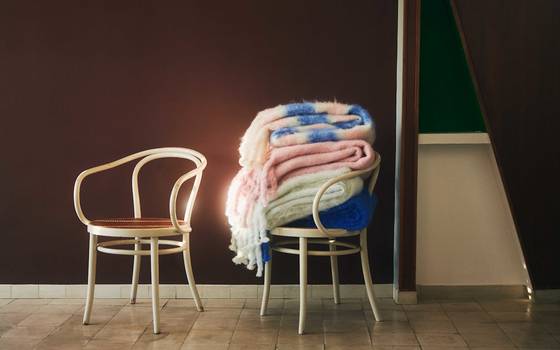 테클라 르 코르뷔지에 담요 컬렉션. 테클라는 르 코르뷔지에, 존 폰슨 등 건축 거장들과의 협업 시리즈를 발매하고 있다. 사진 테클라 공식 홈페이지