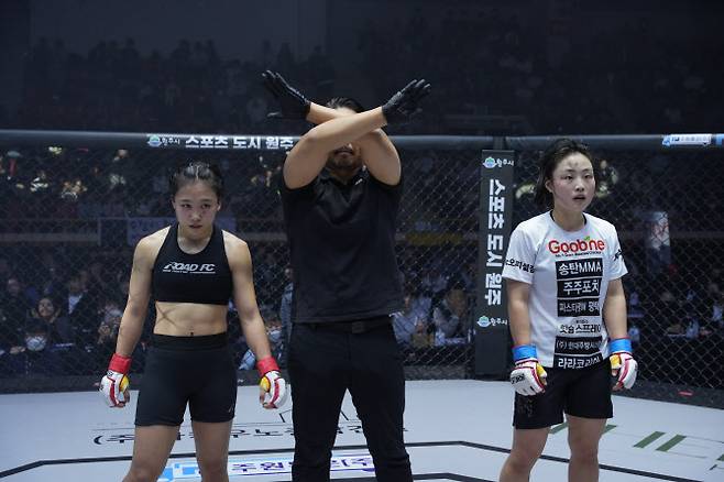 (왼쪽부터)박서영과 신유진. 사진=ROAD FC