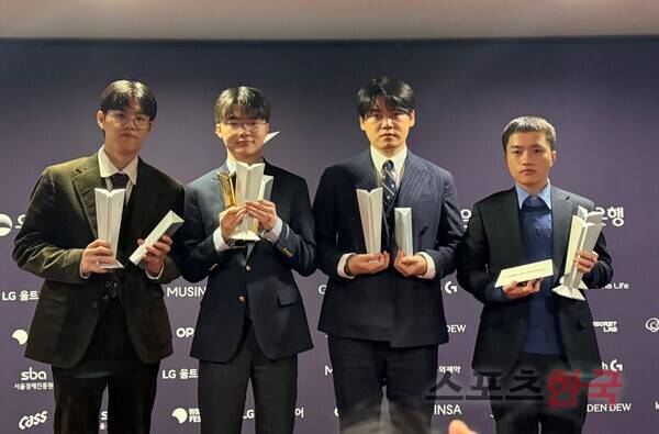 '페이커' 이상혁(왼쪽에서 두번째). ⓒ스포츠한국 심규현 기자