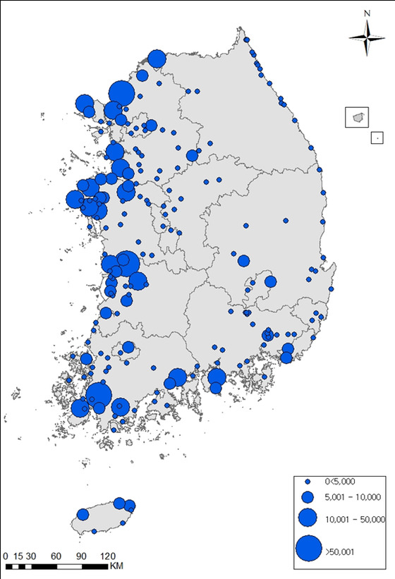 12월 전국 겨울철새 중 오리과 조류(오리류·기러기류·고니류) 분포지도. 서해안 지역을 따라 주요 철새 도래지가 분포하고 있다. 환경부·국립생물자원관 제공