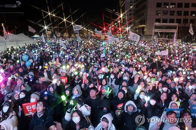 윤 대통령 탄핵 촉구 집회 [연합뉴스 자료사진]