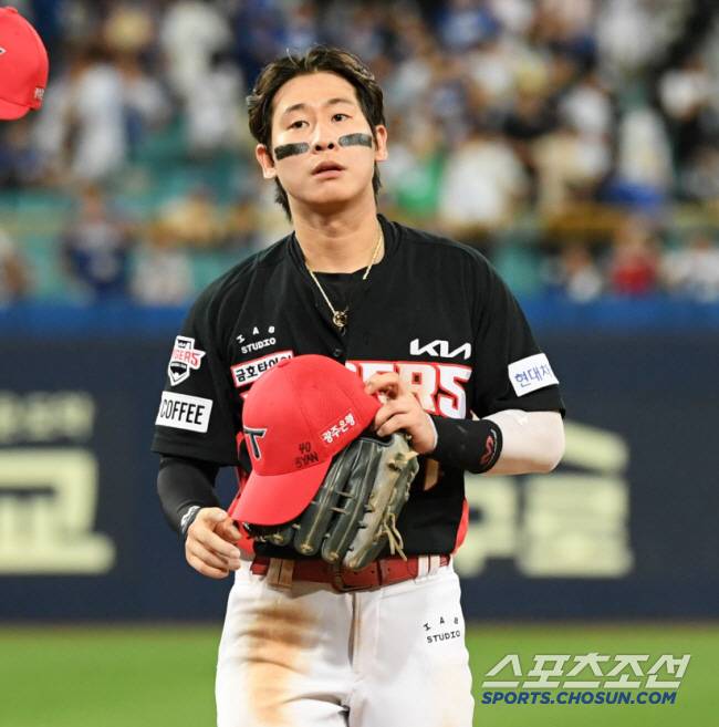 31일 대구 삼성라이온즈파크에서 열린 삼성 라이온즈와 KIA 타이거즈의 경기. 승리한 KIA 박찬호가 기뻐하고 있다. 대구=박재만 기자 pjm@sportschosun.com/2024.08.31/