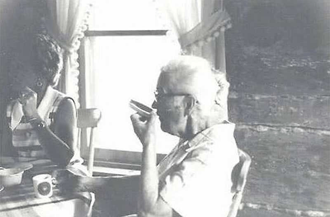 image.png 찻잔 받침의 용도