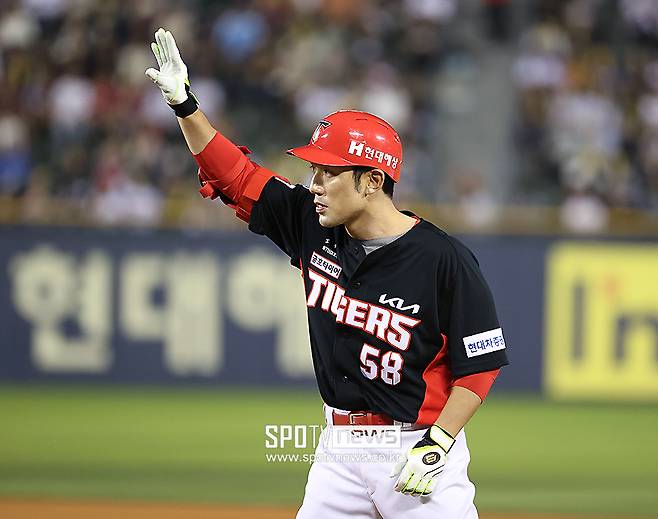 ▲ 협상 주도권은 KIA가 가지고 있다는 평가가 나오는 가운데 서건창이 협상의 돌파구를 마련할 수 있을지 관심이 모아진다. ⓒ곽혜미 기자