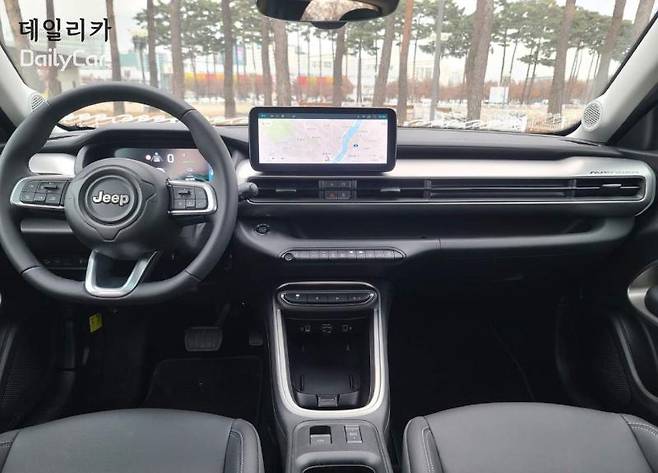 지프(Jeep) 콤팩트 전기 SUV 어벤저(Avenger)