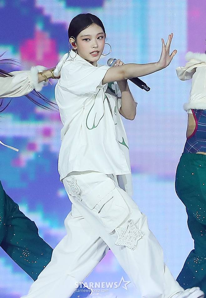 뉴진스 해린 '태국서도 빛나는 냥이 미모'[AAA 스페셜 무대]