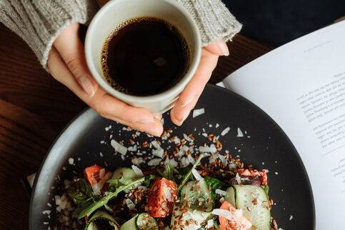 커피의 산도를 활용해 샐러드 드레싱을 만들어 볼 수도 있다. [사진= 게티이미지뱅크]